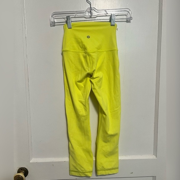 Lululemon Align High-Rise HR Crop 19”
Neon Yellow Size 0 - Picture 4 of 4